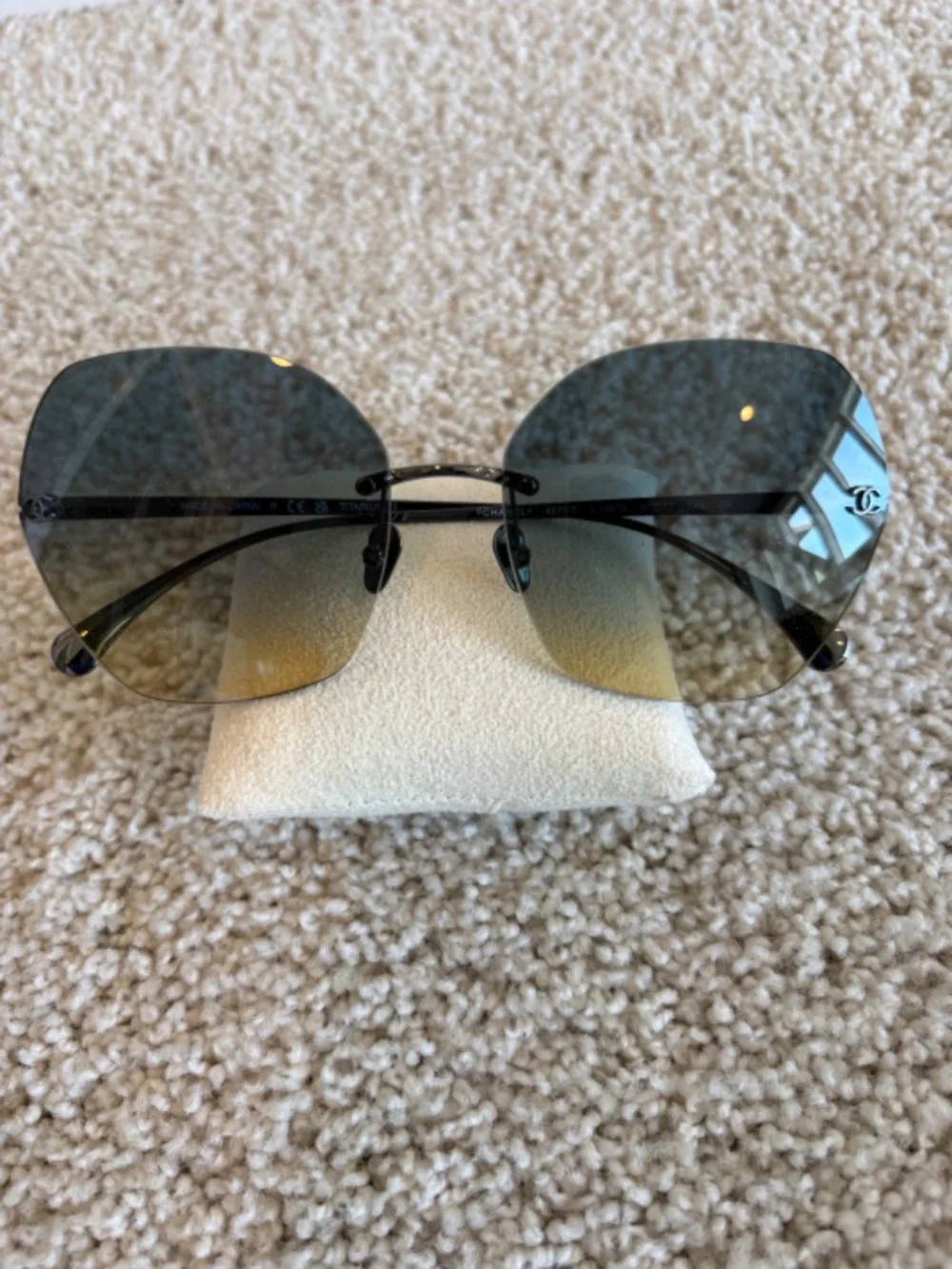CHANEL Sunglasses